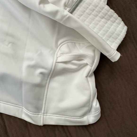 Long sleeve under Armour shirt new with tags - Picture 3 of 6